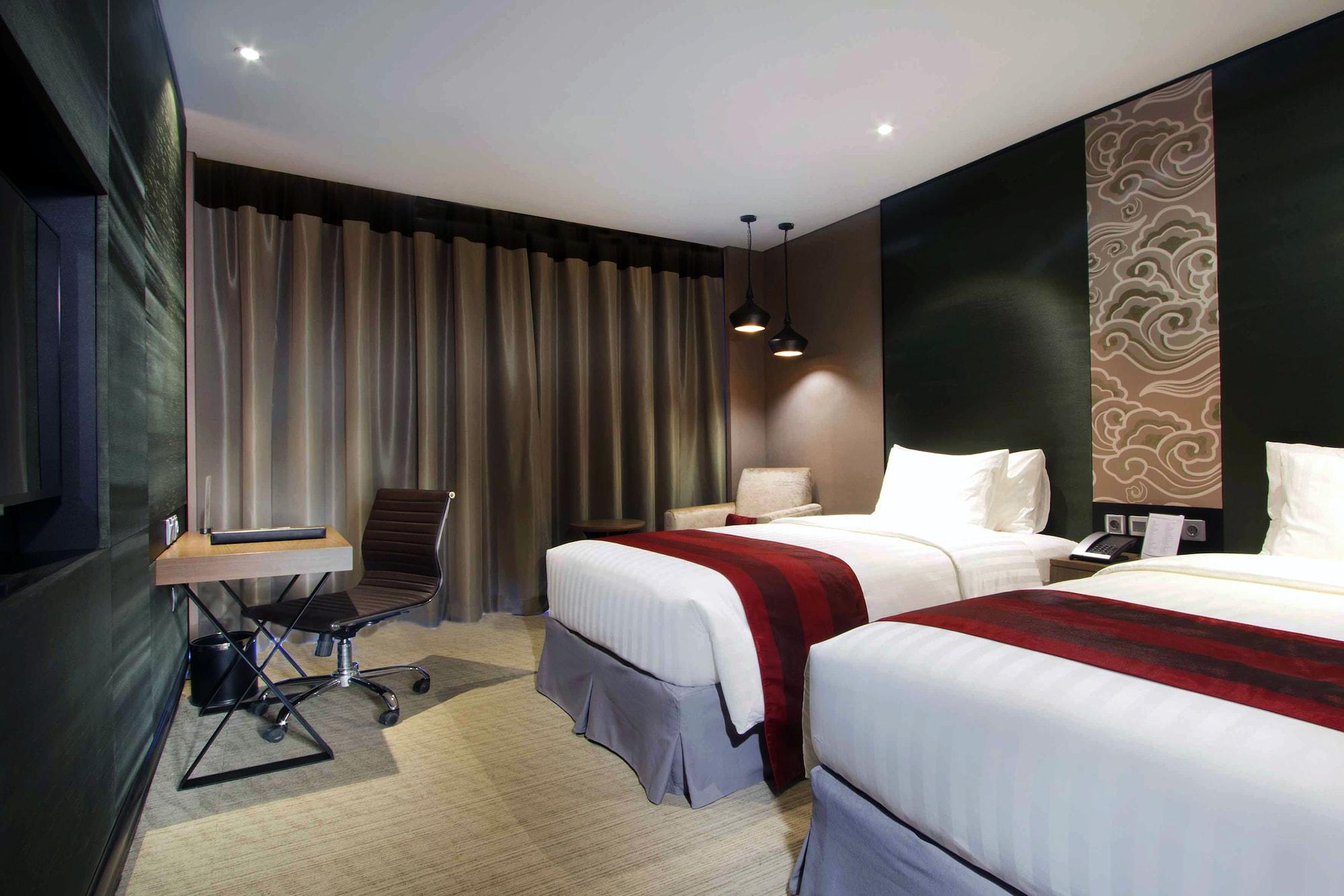 Aston Priority Simatupang Hotel And Conference Center Jakarta Exterior photo