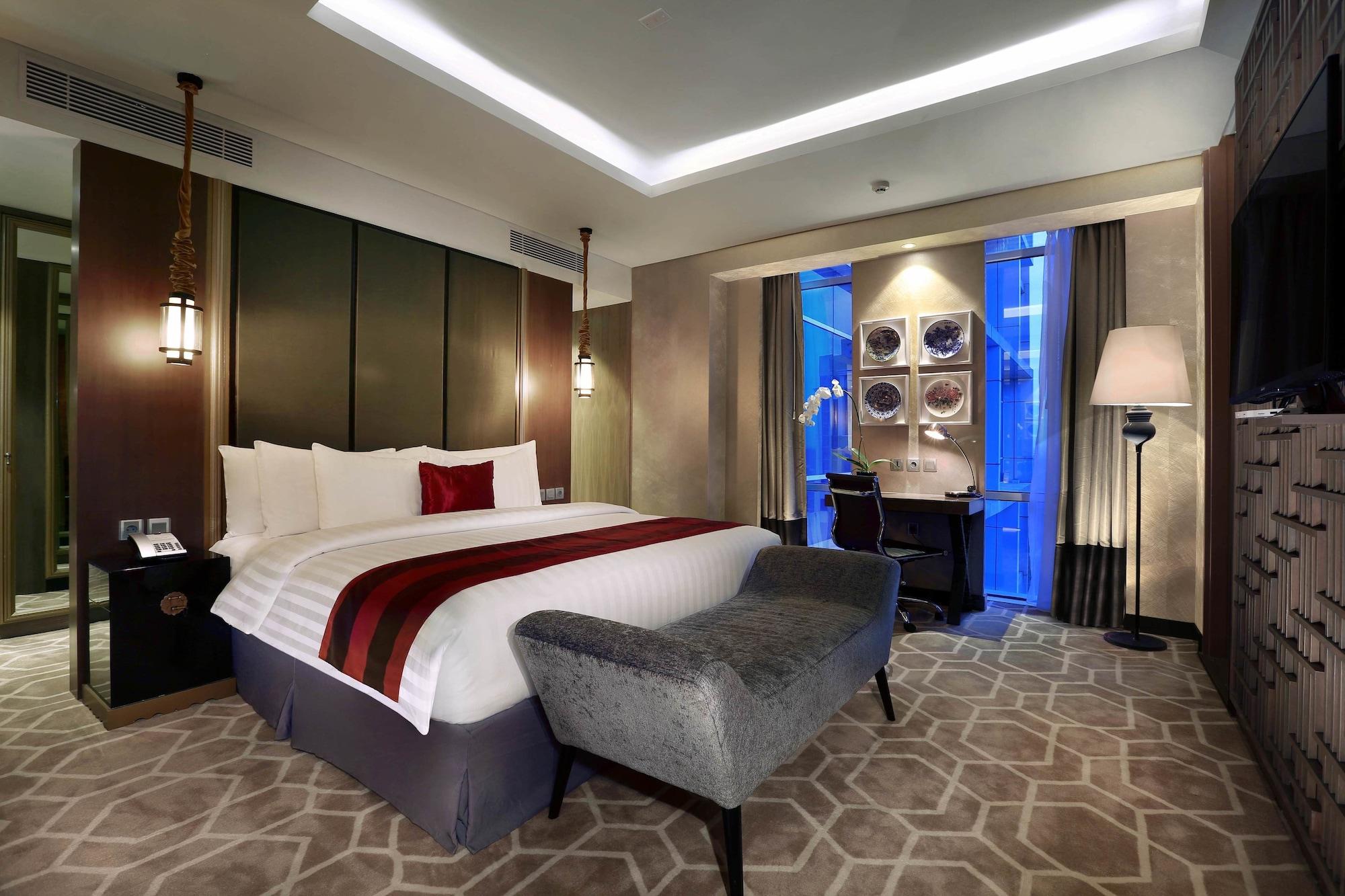Aston Priority Simatupang Hotel And Conference Center Jakarta Exterior photo