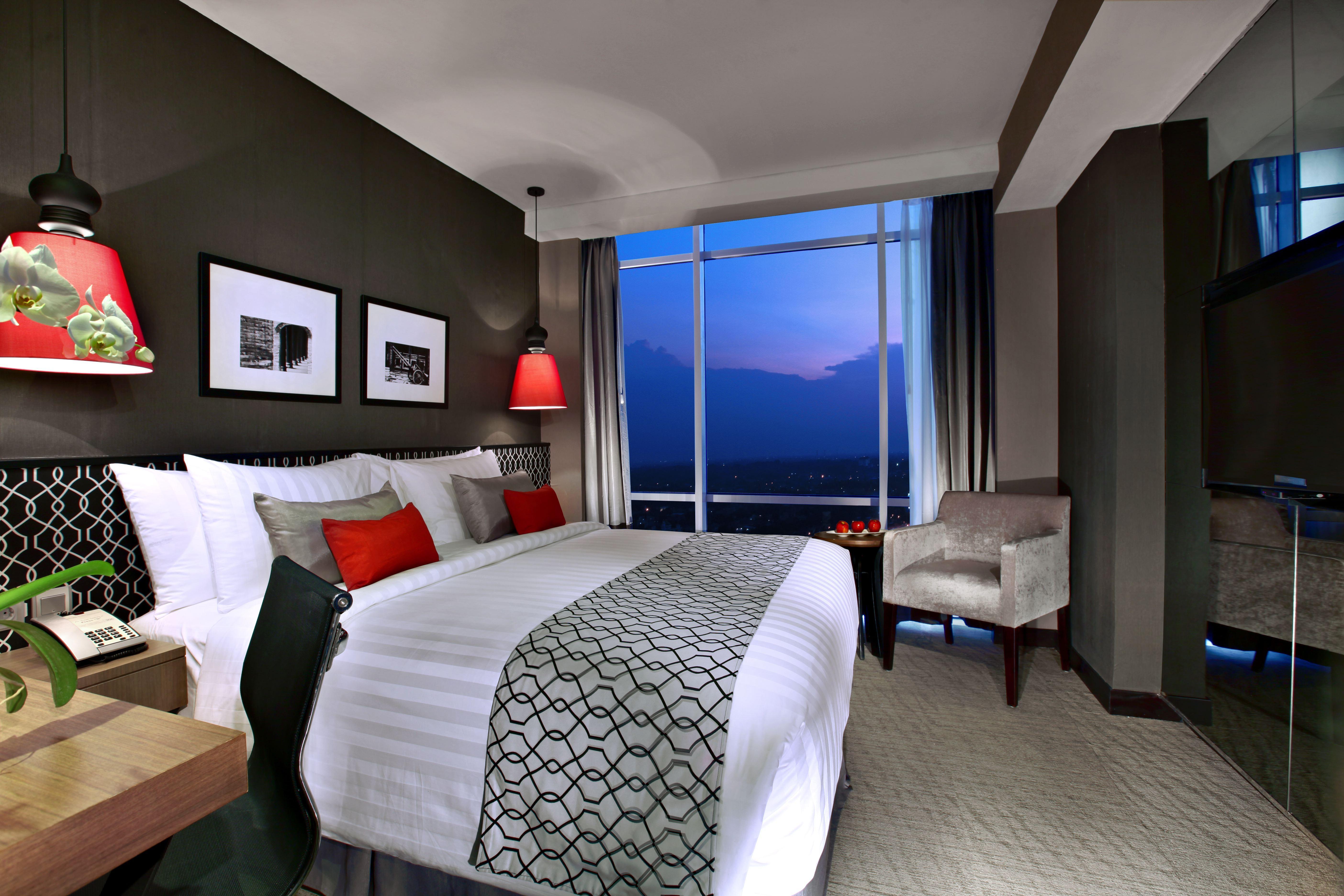 Aston Priority Simatupang Hotel And Conference Center Jakarta Exterior photo