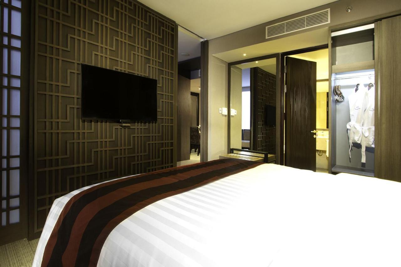 Aston Priority Simatupang Hotel And Conference Center Jakarta Exterior photo