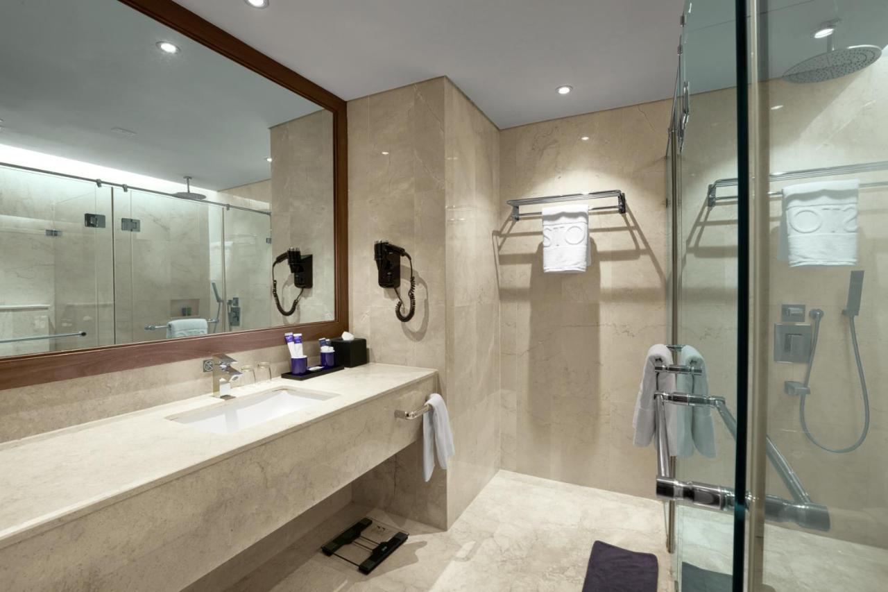 Aston Priority Simatupang Hotel And Conference Center Jakarta Exterior photo