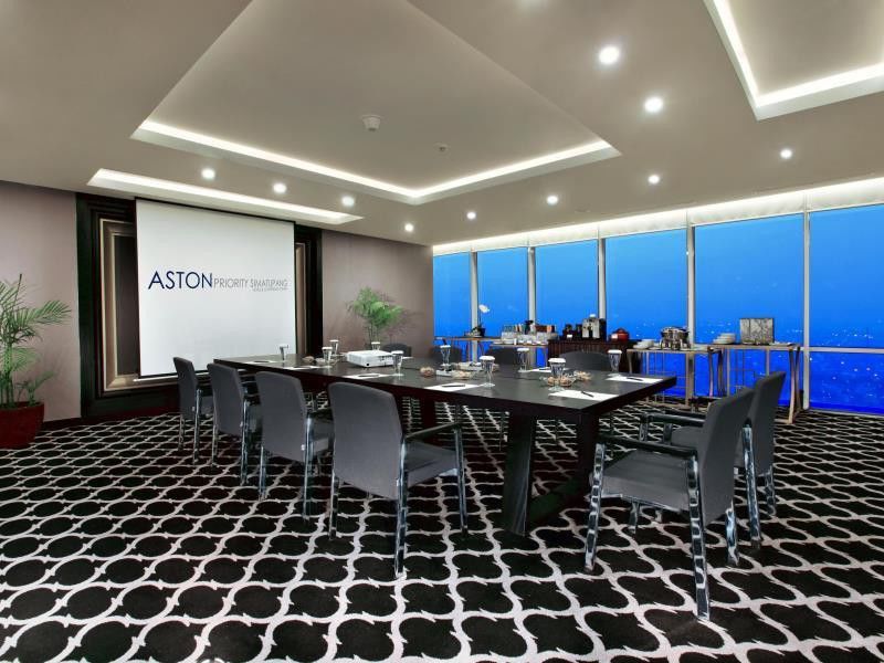 Aston Priority Simatupang Hotel And Conference Center Jakarta Exterior photo