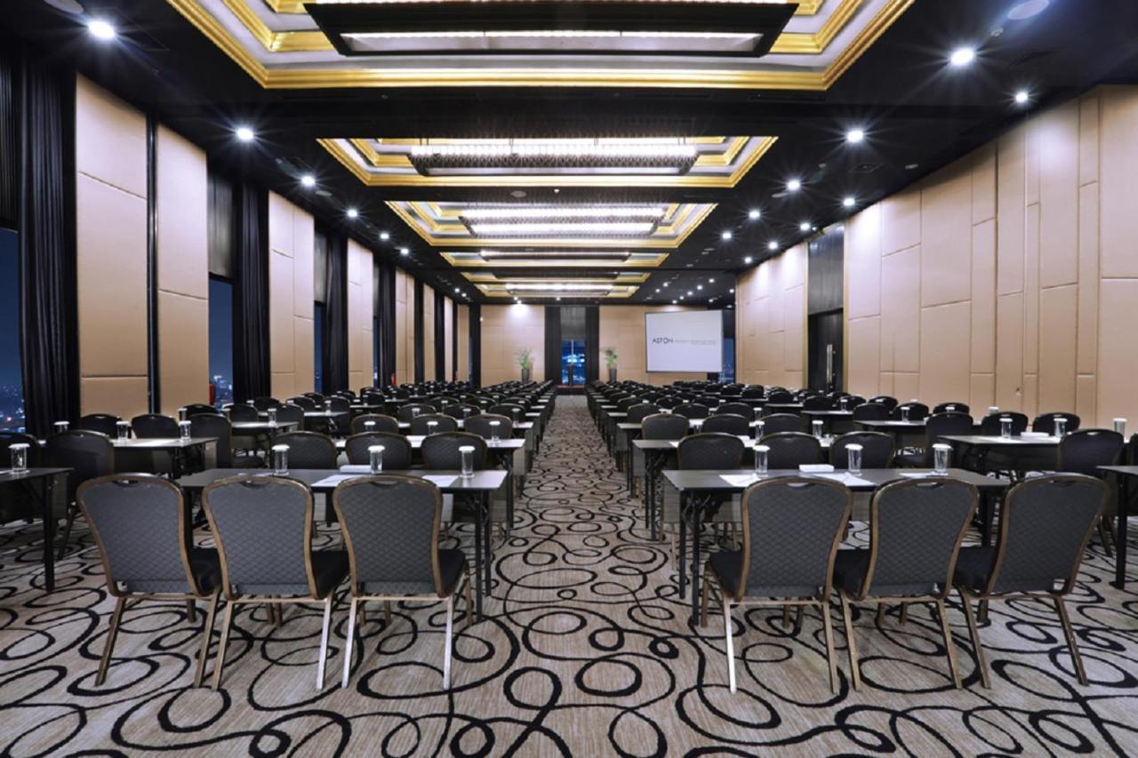 Aston Priority Simatupang Hotel And Conference Center Jakarta Exterior photo